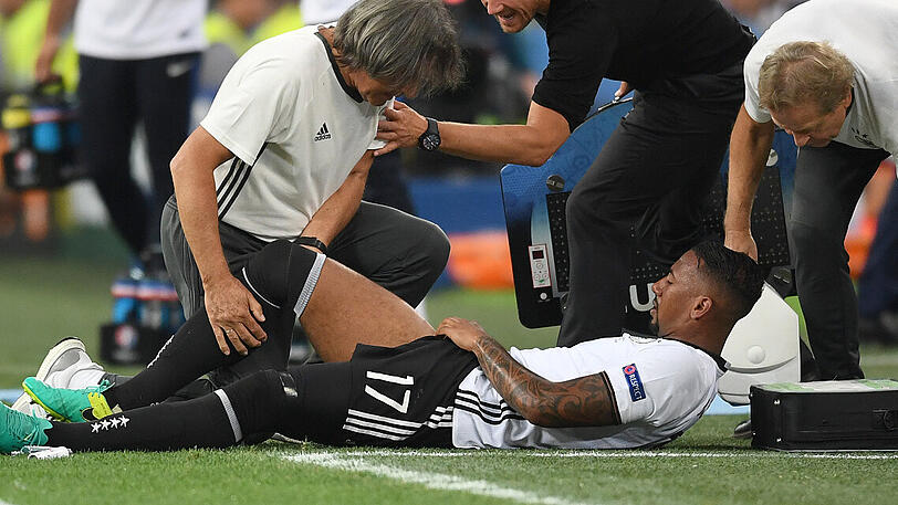 Von Verletzungen geplagt: Jerome Boateng, hier beim EM-Halbfinale 2016 in und gegen Frankreich.