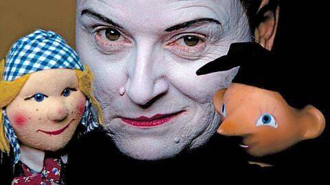 Gretchen und Faust als Marionetten des Mephisto: Die Berliner Performerin Bridge Markland macht aus dem "Faust" ein rasantes Kasperltheater mit Popmusik.