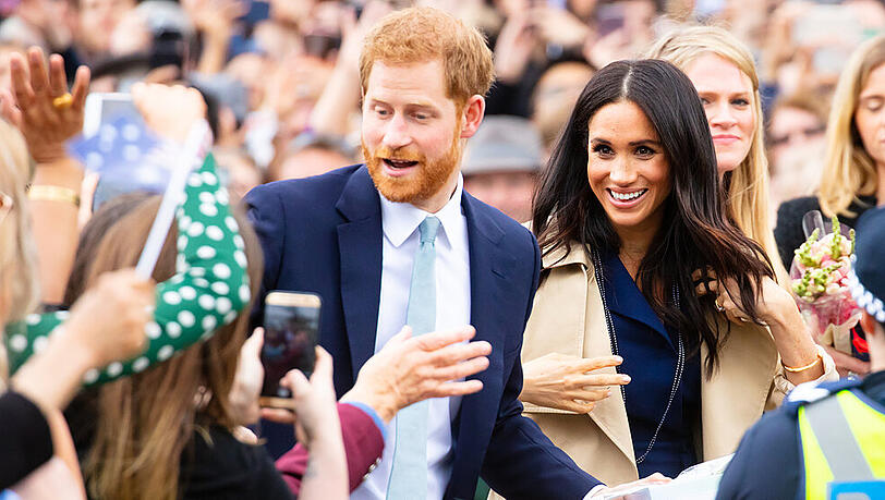 Prinz Harry und Herzogin Meghan traten im Frühjahr von ihren royalen Verpflichtungen zurück Prinz Harry und Herzogin Meghan traten im Frühjahr von ihren royalen Verpflichtungen zurück