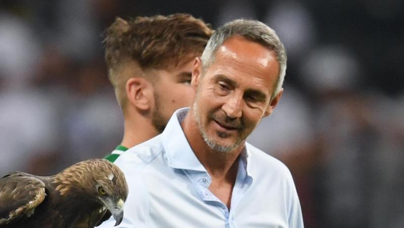 Eintracht-Trainer Adi Hütter warnt vor dem Spiel gegen Straßburg: "Wir brauchen eine sehr intelligente Spielweise und eine sehr gute Defensive." Eintracht-Trainer Adi Hütter warnt vor dem Spiel gegen Straßburg: "Wir brauchen eine sehr intelligente Spielweise und eine sehr gute Defensive."