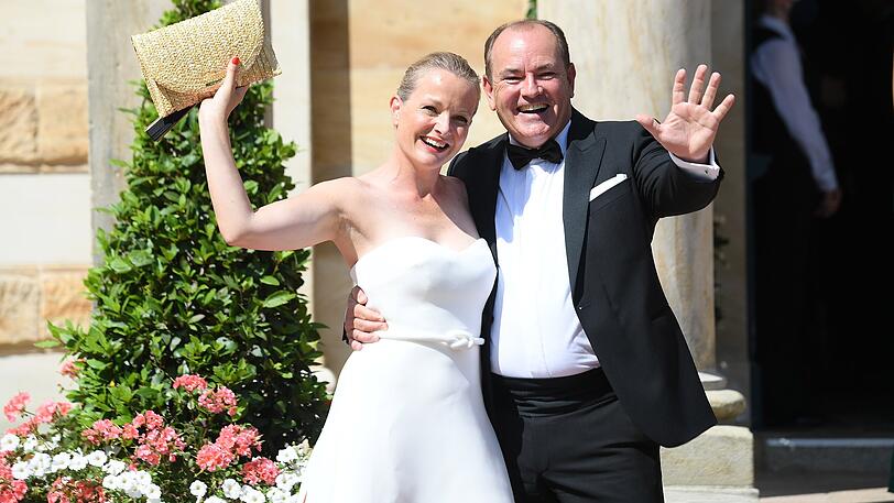 Wolfram Kons und Frau Alexa Apermann: Besuch der Festspiele oder doch eher Hochzeit?