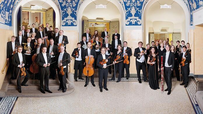 Das Münchner Rundfunkorchester im Foyer des Prinzregententheaters. Dort geben die Musiker die meisten ihrer Konzerte.