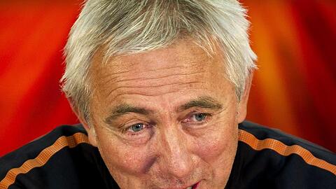Bondscoach Bert van Marwijk beantwortet die Fragen der Presse.