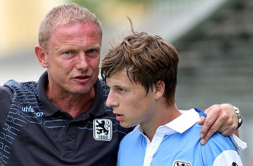 Trainer Torsten Fröhling mit seinem Schützling Richard Neudecker.