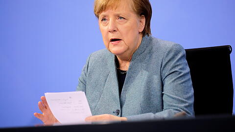 Bundeskanzlerin Angela Merkel (CDU) spricht auf einer Pressekonferenz.