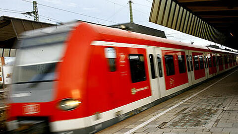 Horror-Unfall an der S-Bahn: In Neuperlach Süd ist ein 18-Jähriger getötet worden (Symbol)