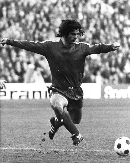 Rang 1 in der ewigen FCB-Torschützenliste und dort wohl auch nicht einzuholen: Gerd Müller traf in 573 Spielen 525 Mal für die Bayern.