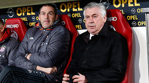 Die Wege von Bayern-Trainer Carlo Ancelotti und seinem Assistenten Paul Clement (l.) könnten sich demnächst trennen.