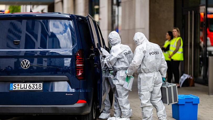 Die Spurensicherung ist im Einsatz. Die Spurensicherung ist im Einsatz.