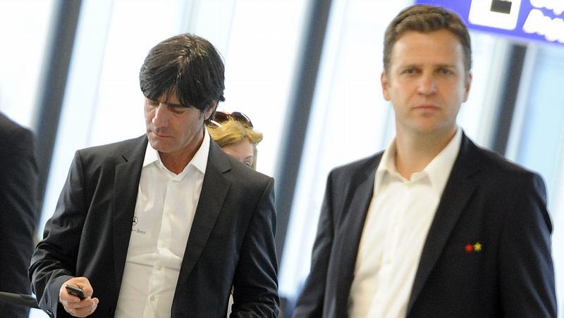 Joachim Löw und Oliver Bierhoff haben ihre Verträge mit dem DFB verlängert. Joachim Löw und Oliver Bierhoff haben ihre Verträge mit dem DFB verlängert.