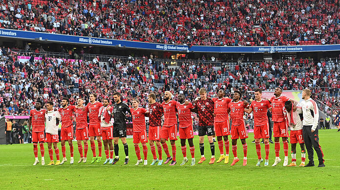 Der FC Bayern springt dank des 6:2-Sieges gegen Mainz zumindest bis Sonntag an die Tabellenspitze.