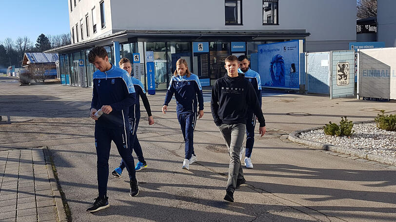 Trainingsauftakt an der Grünwalder Straße: Herbert Paul und Co. starten die Vorbereitung.