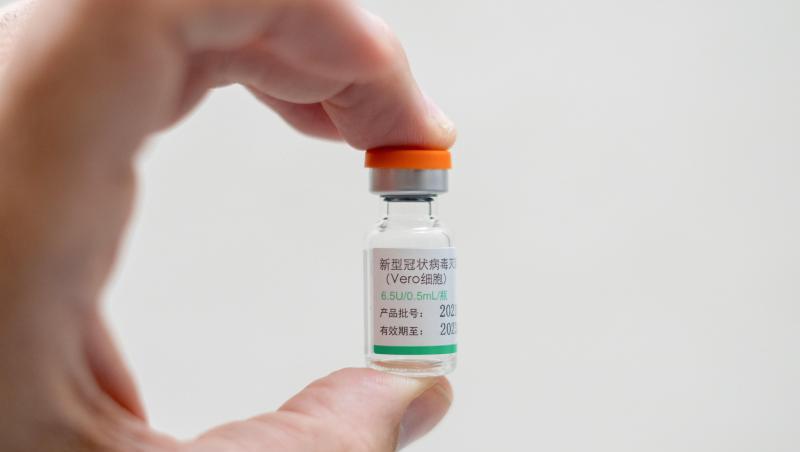Sinopharm ist für Menschen über 18 Jahre freigegeben worden. Auch hier sind zwei Dosen für den vollen Impfschutz nötig.