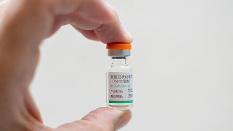 Sinopharm ist für Menschen über 18 Jahre freigegeben worden. Auch hier sind zwei Dosen für den vollen Impfschutz nötig.