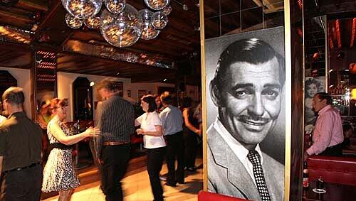 Clark Gable ist auch schon da: das „Evergreen Dancing“. Clark Gable ist auch schon da: das „Evergreen Dancing“.