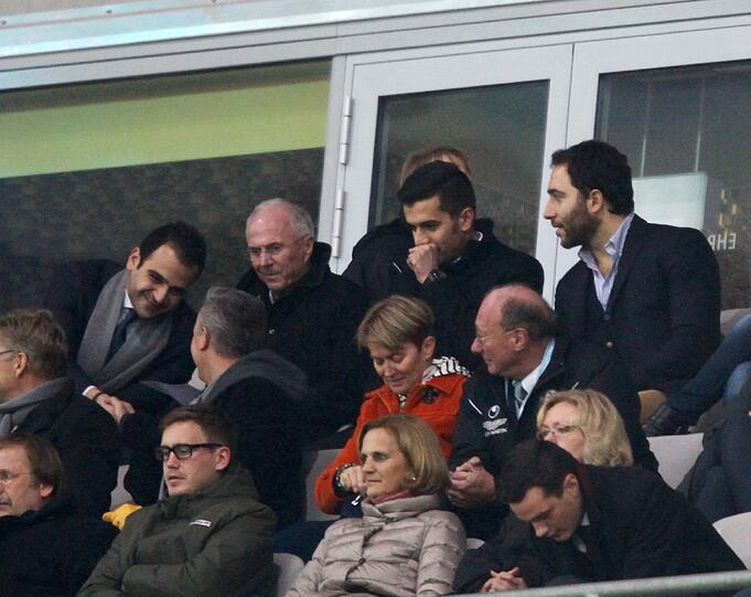 Sven-Göran Eriksson nimmt auf der Tribüne der Allianz Arena Platz, sieht das Spiel des TSV 1860 München gegen Paderborn