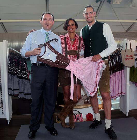 v.l. Hans Hammer, Schrannenhalle, Andrea Kempter und Benedict Daller.