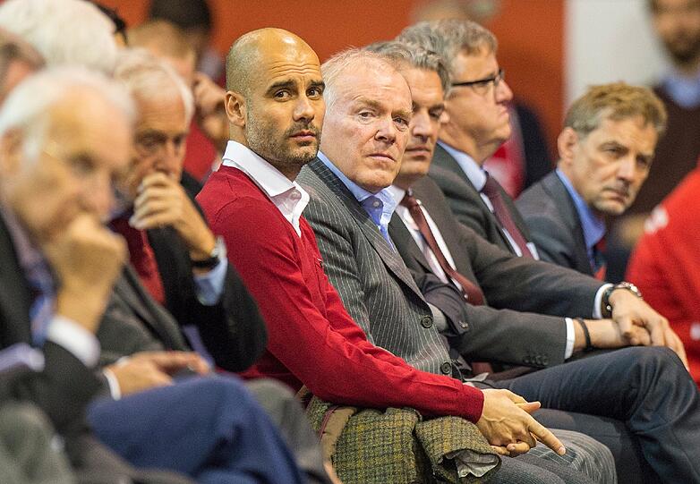 Bilder von der Jahreshauptversammlung des FC Bayern...