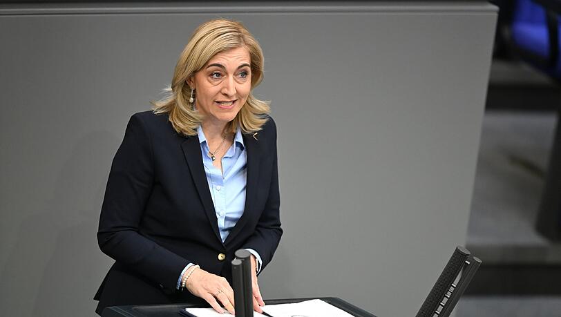 Ministerin Warken wirbt, stabile Beitr&auml;ge seien kein Selbstzweck.