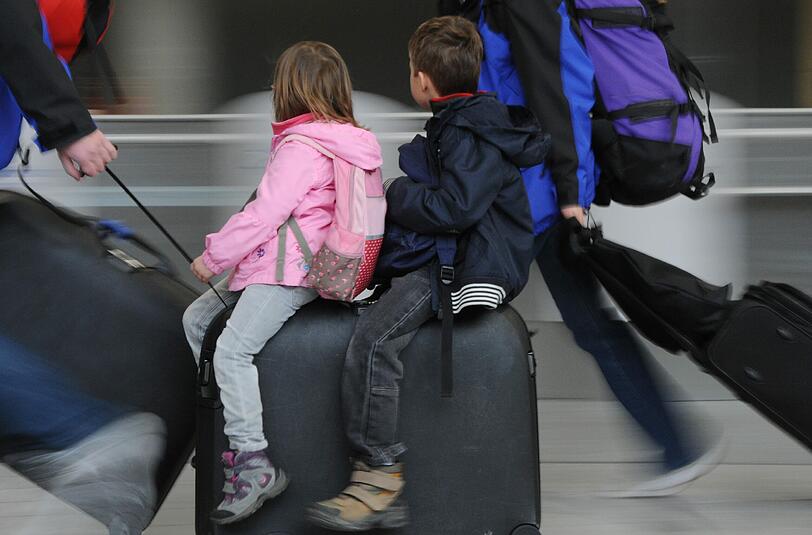 Milionen Kinder in Deutschland leben in einem Haushalt, der sich keinen Urlaub leisten kann. Foto: Arne Dedert/Archiv