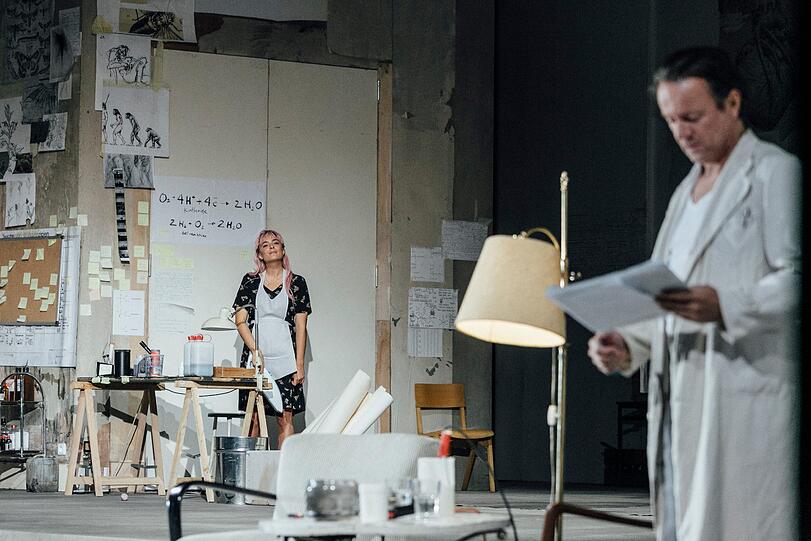 Maxim Gorkis "Kinder der Sonne" im Residenztheater.