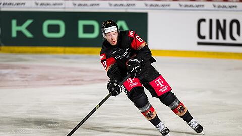 Derzeit im Nationaltrikot, in einigen Monaten im EHC-Gewand: Münchens Neuer Luis Schinko hat viel vor beim Eishockeyclub.