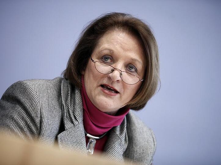 abine Leutheusser-Schnarren-berger attackiert die Kirche.