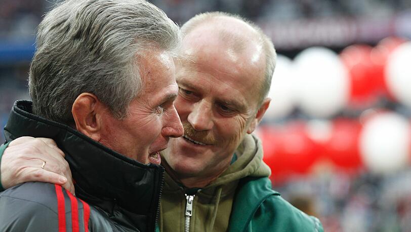 Jupp Heynckes und Thomas Schaaf (r.), die Trainer des FC Bayern München und von Werder Bremen. Jupp Heynckes und Thomas Schaaf (r.), die Trainer des FC Bayern München und von Werder Bremen.