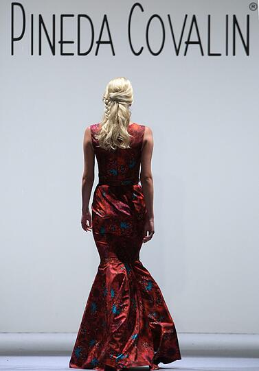 Busenblitzer bei der Fashion Week in Mexico City...