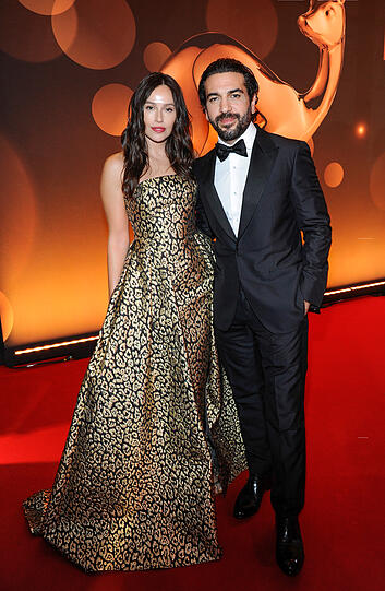 Elyas M'Barek und Ehefrau Jessica: "Was soll ich sagen, die beiden könnten auch auf den roten Teppich der Oscars. So sieht moderner Glam aus. Top!"