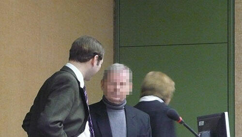 Peter C. vor Gericht: Dem Drehorgelspieler wird vorgeworfen, seine Tochter missbraucht zu haben. Peter C. vor Gericht: Dem Drehorgelspieler wird vorgeworfen, seine Tochter missbraucht zu haben.