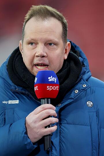 Einer der renommiertesten deutschen Fußball-Kommentatoren: Wolff-Christoph Fuss ist seit einigen Jahren für Sky im Einsatz und verstärkt seit 2025 auch das RTL-Team. Einer der renommiertesten deutschen Fußball-Kommentatoren: Wolff-Christoph Fuss ist seit einigen Jahren für Sky im Einsatz und verstärkt seit 2025 auch das RTL-Team.