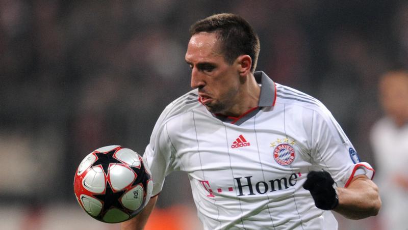 Franck Ribery plant langfristig, er will einen Fünf-Jahres-Vertrag. Franck Ribery plant langfristig, er will einen Fünf-Jahres-Vertrag.