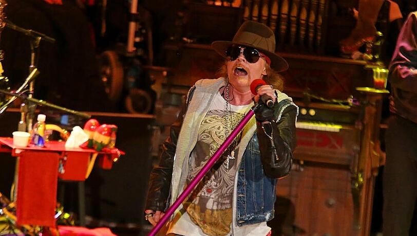 Axl Rose bei einem Benefiz-Konzert Axl Rose bei einem Benefiz-Konzert