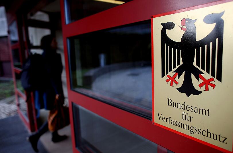 Bundesamt für Verfassungsschutz. 430 Personen werden als so gefährlich angesehen, dass ihnen jederzeit eine schwere Straftat zuzutrauen sei.
