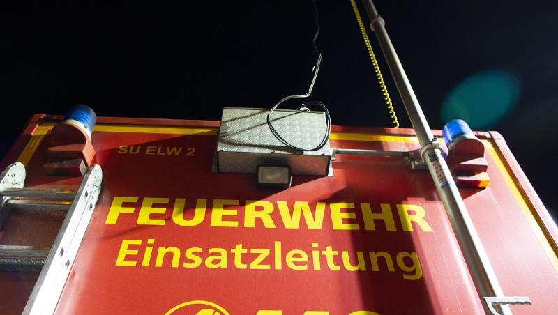 Feuerwehreinsatz in Ratingen: Im Treppenhaus eines Mehrfamilienhauses hatten plötzlich CO-Messgeräte Alarm geschlagen (Archiv).