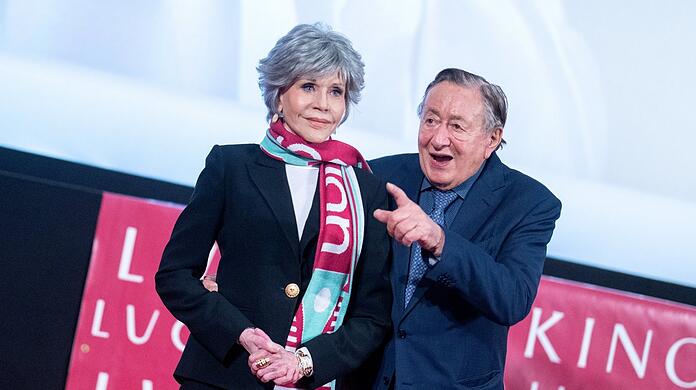 "Tolle Frau": Richard "Mörtel" Lugner mit seinem Opernball-Stargast, Hollywood-Star Jane Fonda, auf der Pressekonferenz.