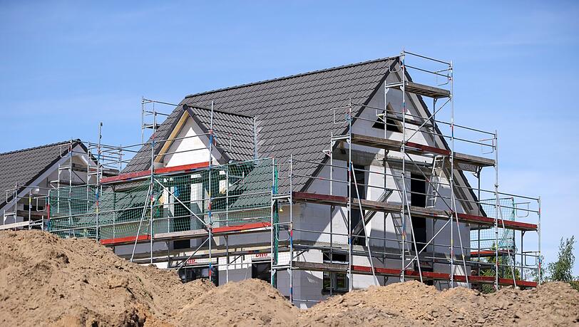 Weil zu wenig gebaut wird, weichen immer mehr Münchner auf andere Städte aus.