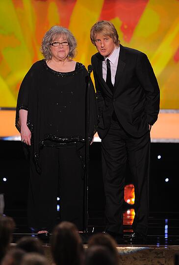 Hier auf der Bühne: Kathy Bates und Owen Wilson.