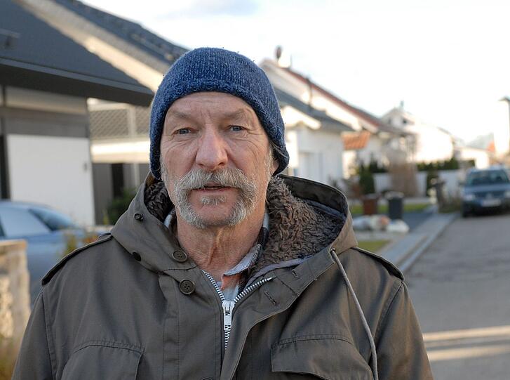 Zwischen Vorstadt-Grantler und Robin Hood: Im Münchner "Tatort: Am Ende des Flurs" legt sich Franz Xaver Kroetz mit windigen Baufinanzierern an. Zwischen Vorstadt-Grantler und Robin Hood: Im Münchner "Tatort: Am Ende des Flurs" legt sich Franz Xaver Kroetz mit windigen Baufinanzierern an.