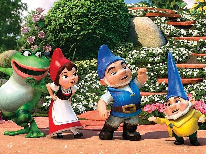 Gnomeo ist in heißer Liebe zu Julia entbrannt, nur wohnt diese eigentlich auf der feindlichen Seite des Gartenzauns