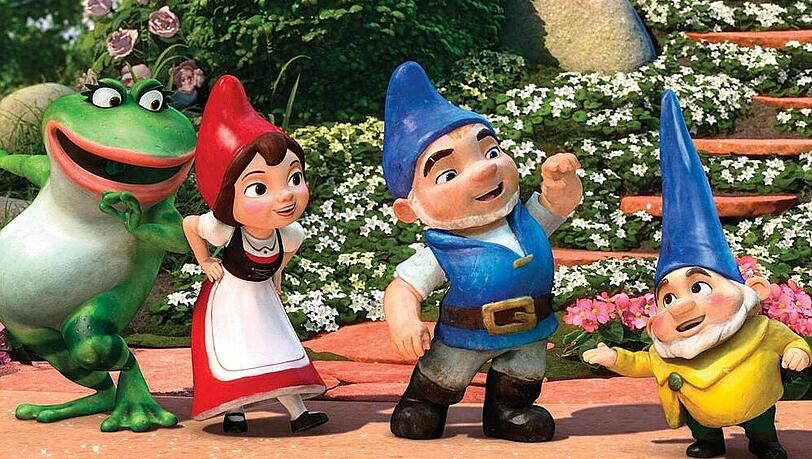Gnomeo ist in heißer Liebe zu Julia entbrannt, nur wohnt diese eigentlich auf der feindlichen Seite des Gartenzauns Gnomeo ist in heißer Liebe zu Julia entbrannt, nur wohnt diese eigentlich auf der feindlichen Seite des Gartenzauns