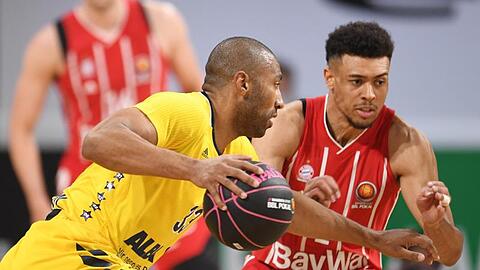 Die bis zur völligen Erschöpfung getriebenen Spieler von Alba Berlin und Bayern München wollen sich einmal noch quälen.