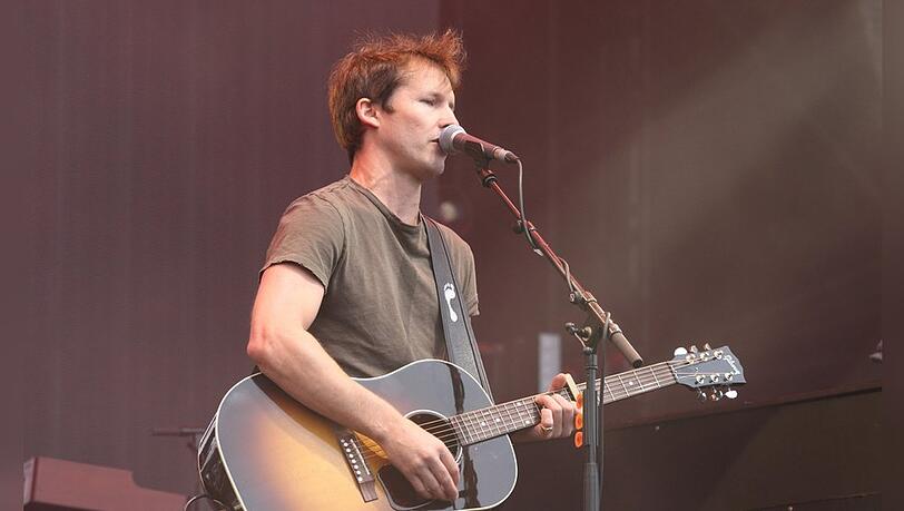 James Blunt veröffentlicht Ende Oktober zum einen ein Buch über sein Leben, zum anderen ein neues Album mit dem Titel "Who We Used to Be".