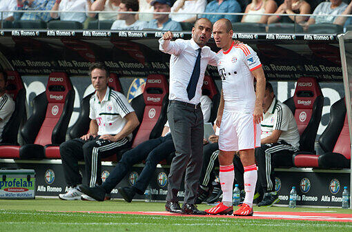 Trainer Pep Guardiola brachte Arjen Robben bei Eintracht Frankfurt erst nach 74 Minuten.