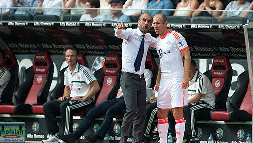 Trainer Pep Guardiola brachte Arjen Robben bei Eintracht Frankfurt erst nach 74 Minuten. Trainer Pep Guardiola brachte Arjen Robben bei Eintracht Frankfurt erst nach 74 Minuten.