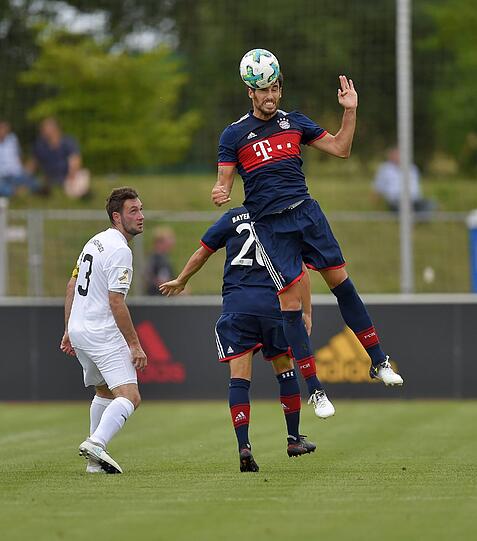 Schützenfest und Fanbetreuung: Die Bayern begeistern in Erlangen. Die Bilder vom Testspiel.