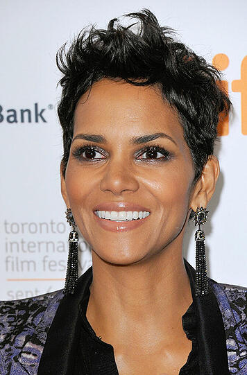 Schauspielerin Halle Berry: Im Alter von 23 Jahren wird bei ihr ein Diabetes Typ 1 diagnostiziert. Seit sie einmal in ein diabetisches Koma fiel, engagiert sich Halle Berry ehrenamtlich in der Juvenile Diabetes Association.