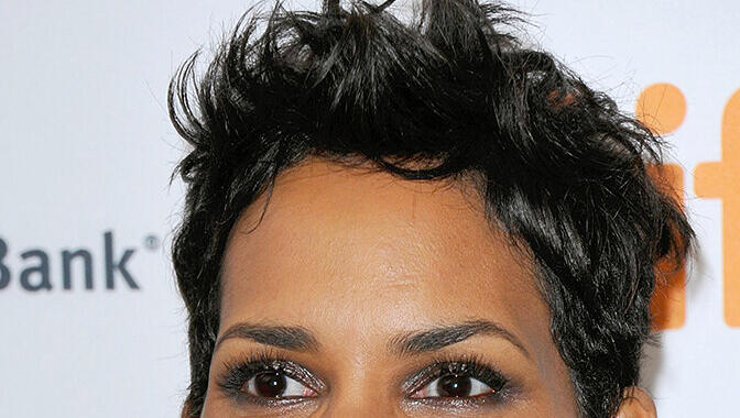 Schauspielerin Halle Berry: Im Alter von 23 Jahren wird bei ihr ein Diabetes Typ 1 diagnostiziert. Seit sie einmal in ein diabetisches Koma fiel, engagiert sich Halle Berry ehrenamtlich in der Juvenile Diabetes Association. Schauspielerin Halle Berry: Im Alter von 23 Jahren wird bei ihr ein Diabetes Typ 1 diagnostiziert. Seit sie einmal in ein diabetisches Koma fiel, engagiert sich Halle Berry ehrenamtlich in der Juvenile Diabetes Association.
