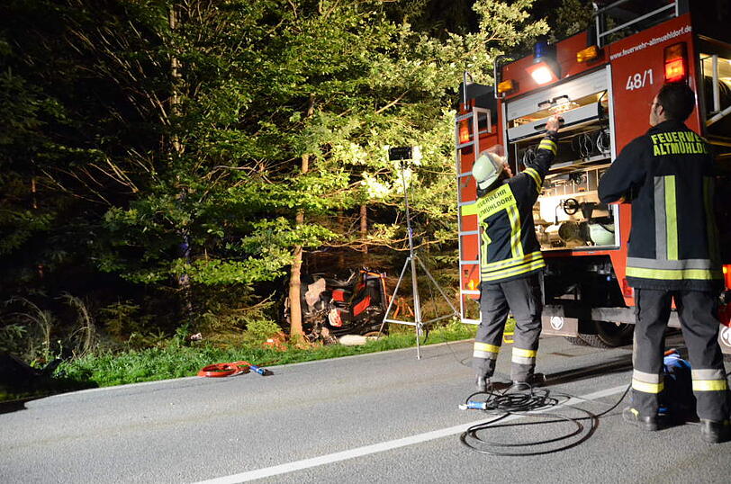 Tödlicher Unfall bei Mühldorf am Inn - die Bilder